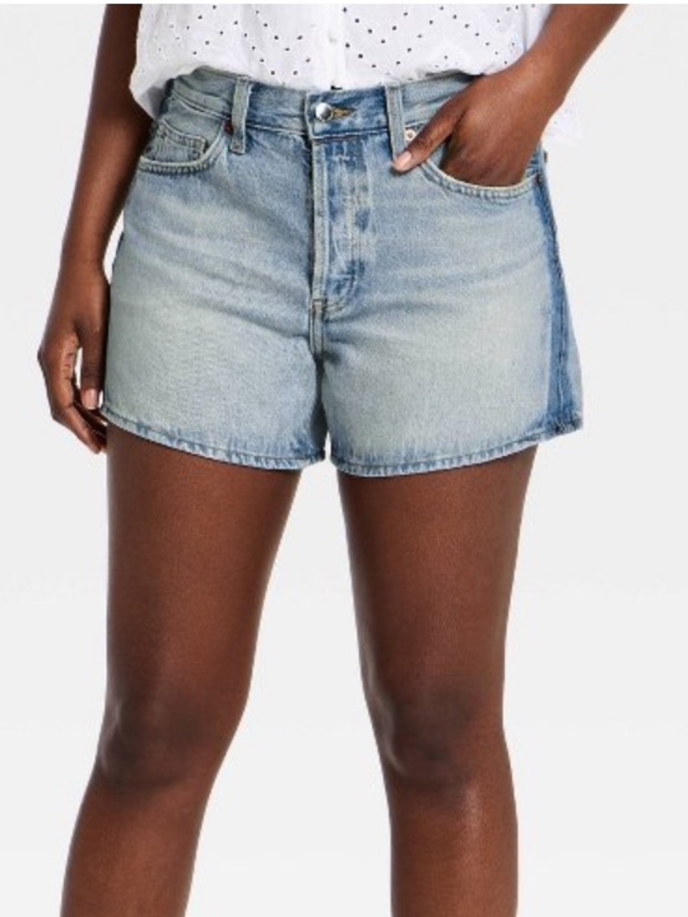 Universal Thread Women's Mid-Rise 90's Baggy Jean Short 4" - 16